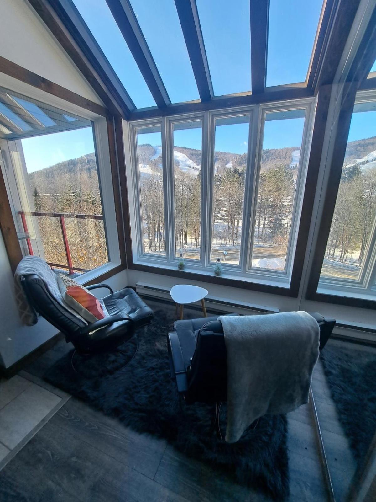 Superbe Condo Face Aux Pentes De Ski Stoneham!!! Exterior foto