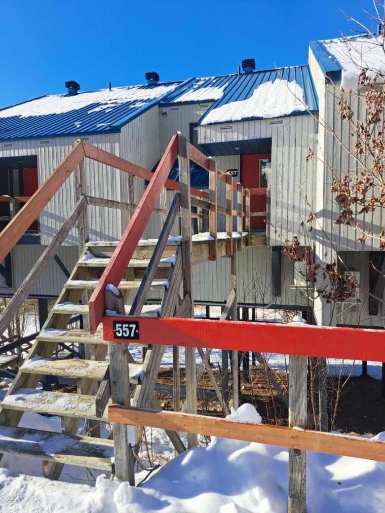 Superbe Condo Face Aux Pentes De Ski Stoneham!!! Exterior foto